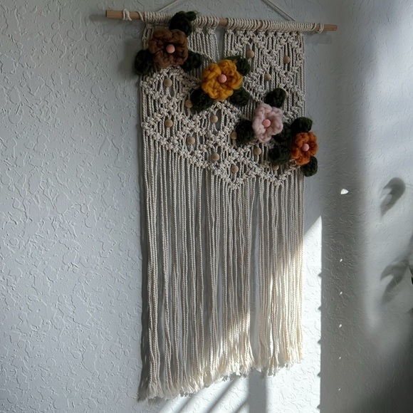Macrame Wall Tapestry. Macrame Wall Decor - Picture 5 of 5